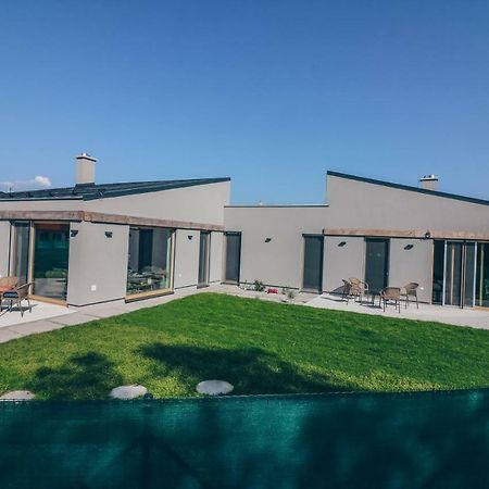Stylish Apartments At Penati Golf Resort Sajdikove Humence Exterior photo